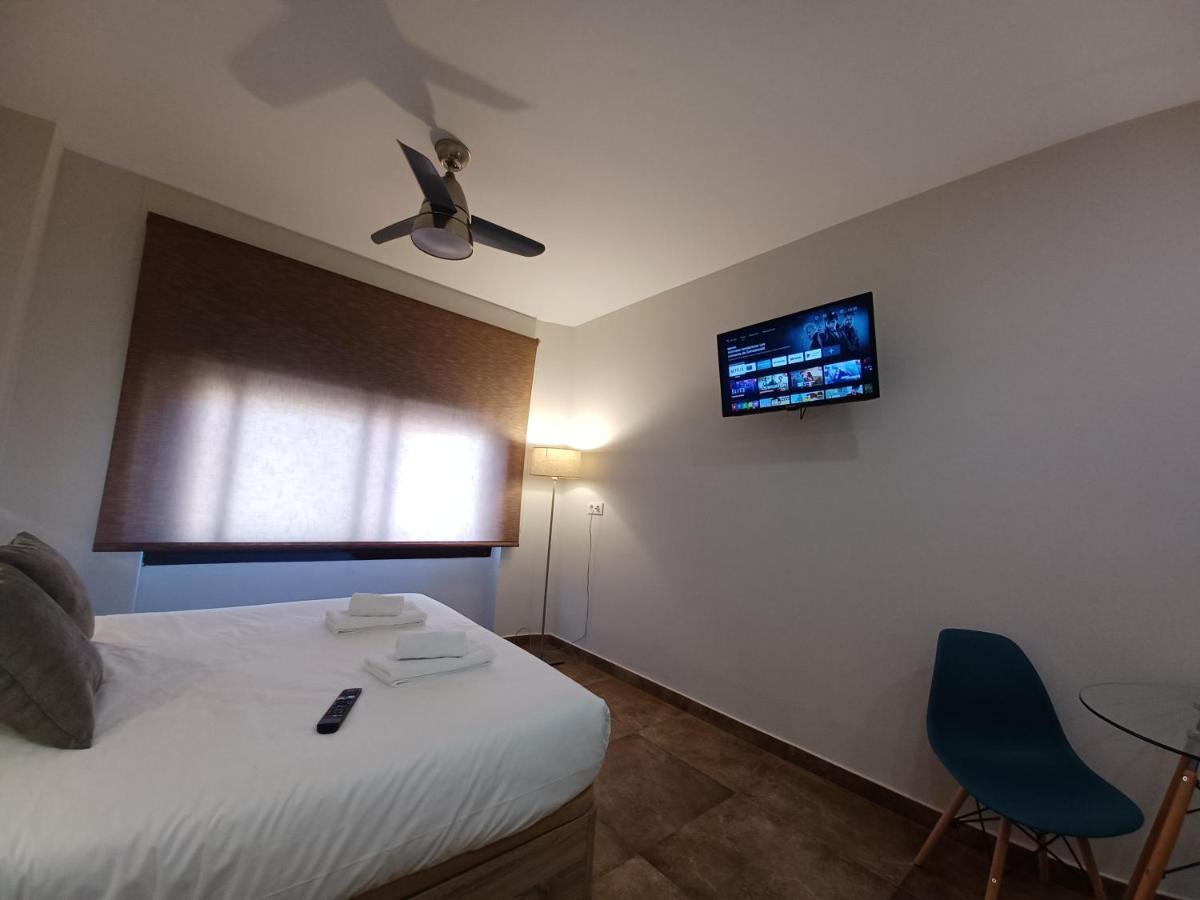 Apartamento Acogedor Junto A Calle Betis, Triana-Los Remedios Sevilha Exterior foto