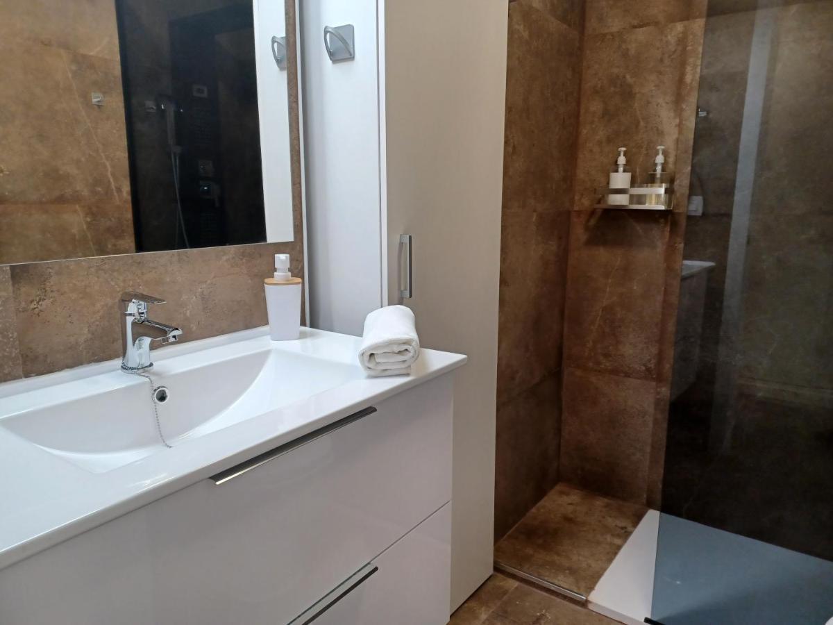 Apartamento Acogedor Junto A Calle Betis, Triana-Los Remedios Sevilha Exterior foto
