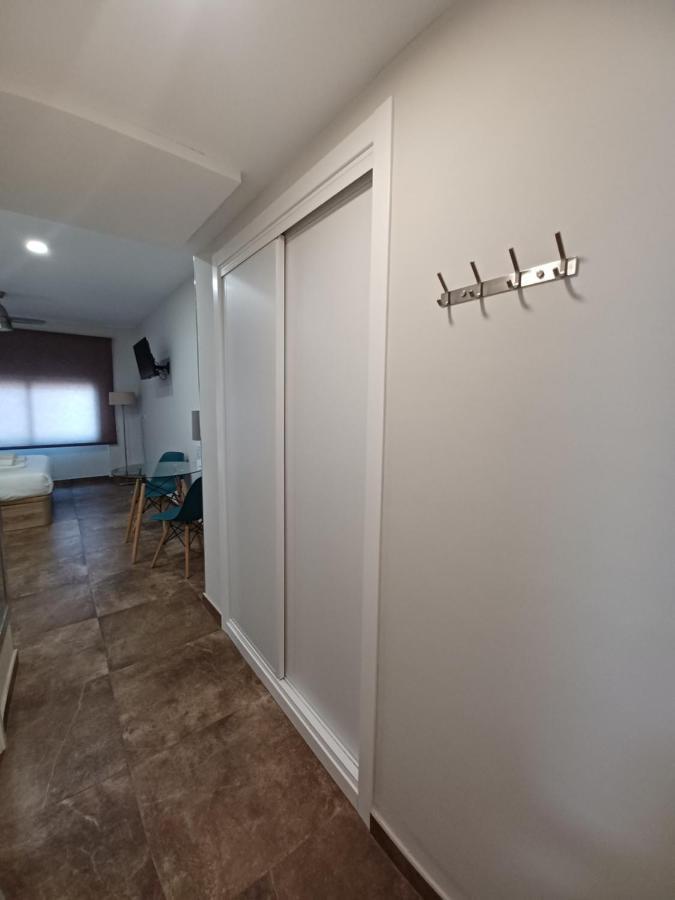 Apartamento Acogedor Junto A Calle Betis, Triana-Los Remedios Sevilha Exterior foto