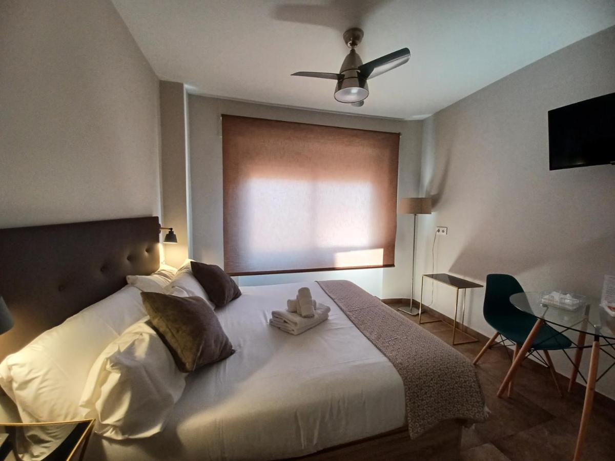 Apartamento Acogedor Junto A Calle Betis, Triana-Los Remedios Sevilha Exterior foto