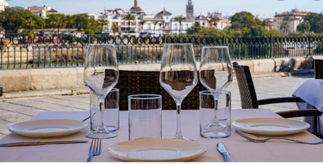 Apartamento Acogedor Junto A Calle Betis, Triana-Los Remedios Sevilha Exterior foto