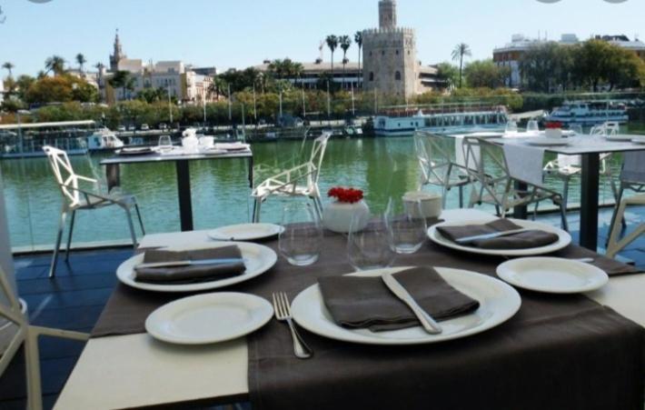 Apartamento Acogedor Junto A Calle Betis, Triana-Los Remedios Sevilha Exterior foto